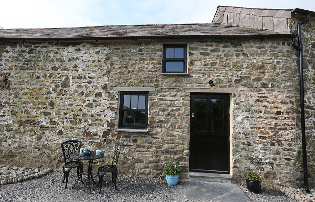 Romantic getaways Wales | Dolgoy Cottages | Snuggle Cottage